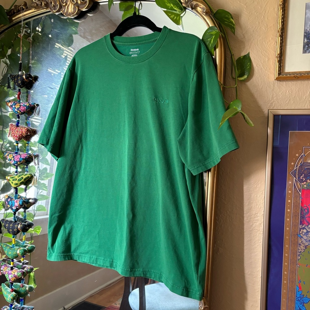 Reebok Emerald Green Play Dry Embroidered Logo T-Shirt Men’s Size Large